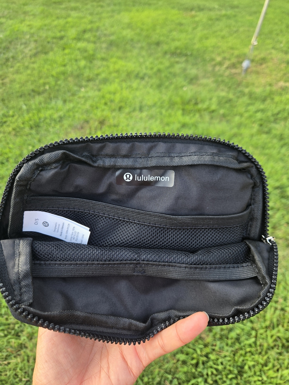lululemon athletica Everywhere Belt Bag 1L Black - Picture 4 of 6